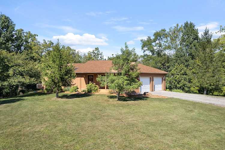 1084 Dr Sardinia, OH 45171