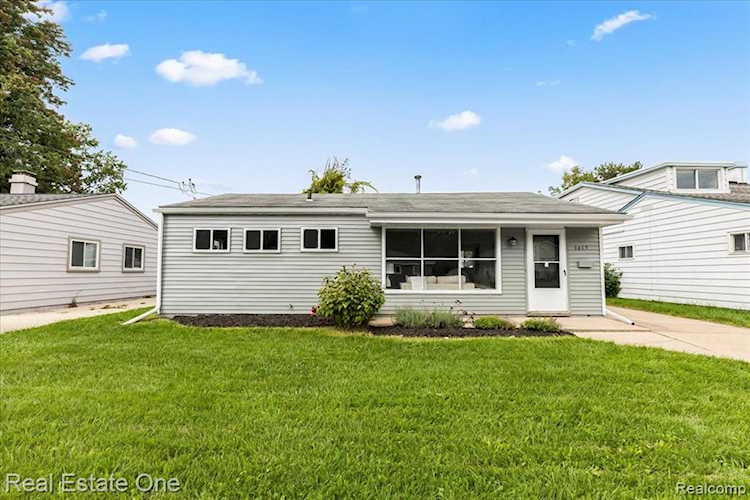 1615 E Greig Ave Madison Heights, MI 48071