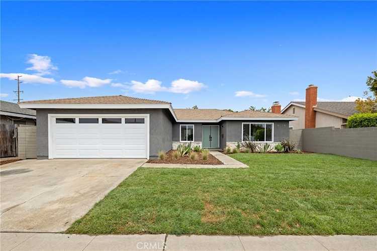 919 E Chalynn Ave, Orange, CA 92866 | MLS# OC23176343 | home for sale Photo 1