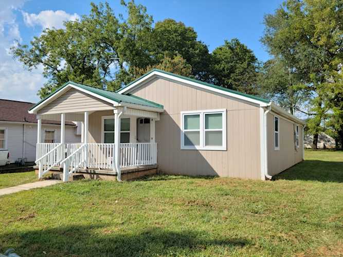 422 Crockett St Lawrenceburg, TN 38464