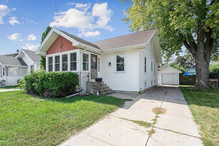 1337 Cedar St Oshkosh, City of Oshkosh, WI 54901-3627
