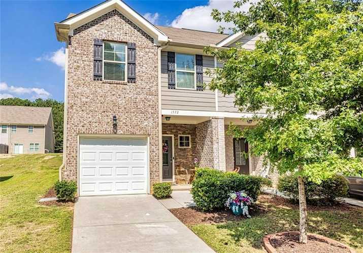 1572 Iris Walk Jonesboro, GA 30238