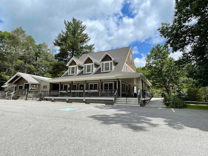 98-100 Amesbury Rd Kensington, NH 03833