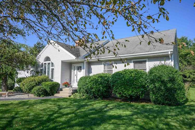 40 Lakeview Ln Manchester, NH 03104 | MLS 4964867 Photo 1