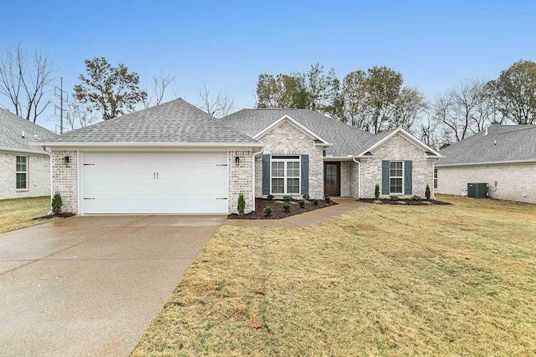 54 Golden Brooke Drive Jackson, TN 38305