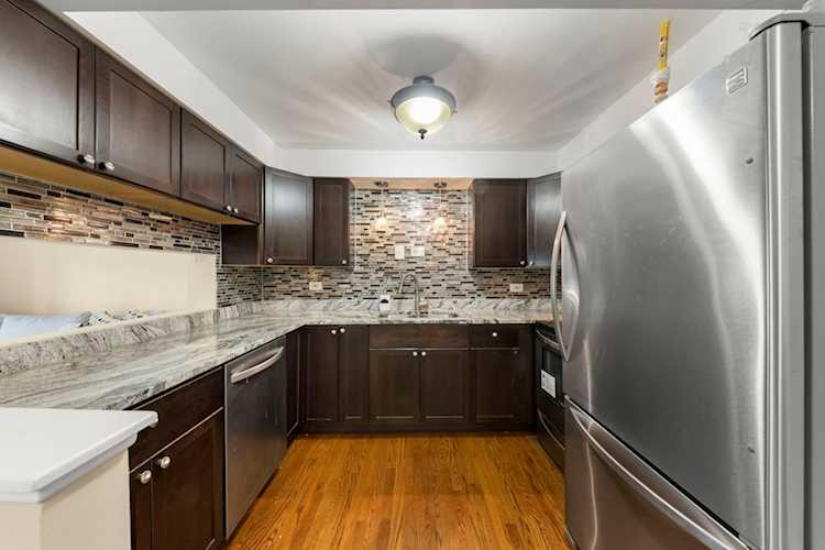 915 8th Ave #9 La Grange, IL 60525