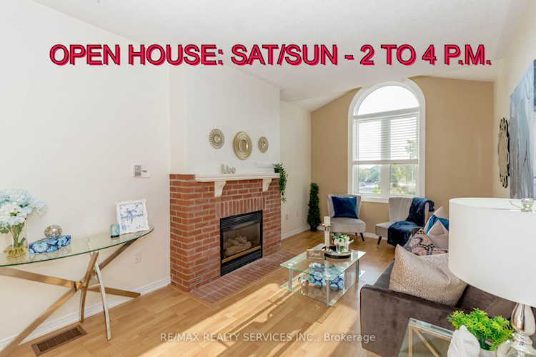 43 Creekwood Cres Whitby, ON L1R 2K2