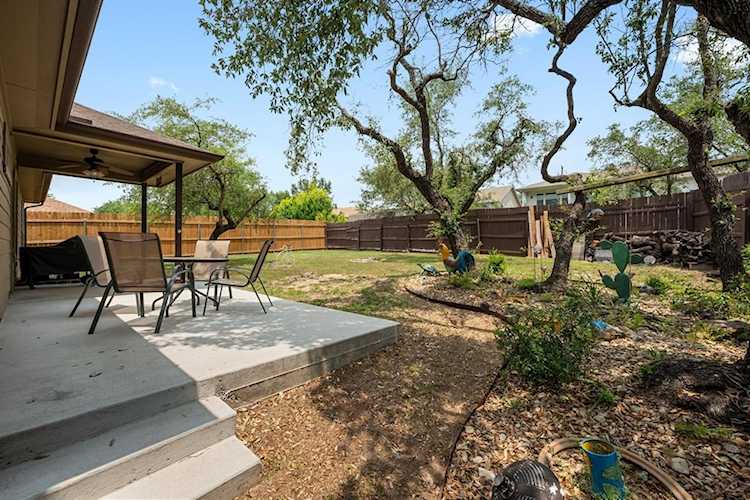 17602 Village DR Dripping Springs, TX 78620