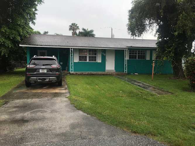 156 N Greenstar Avenue Pahokee, FL 33476 | MLS F10401119