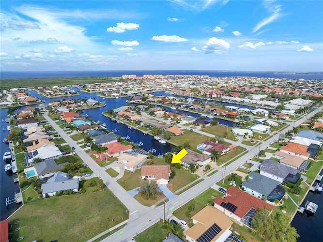 695 Coronado Dr Punta Gorda, FL 33950