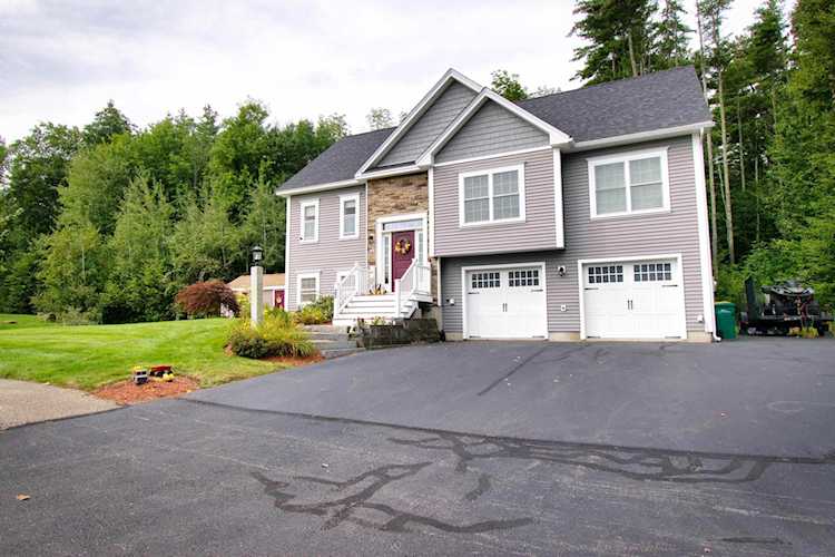 23 Ebony Dr Rochester, NH 03867