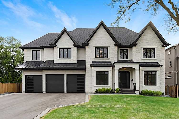 70 W Langstaff Rd Richmond Hill, ON L4C 6N3