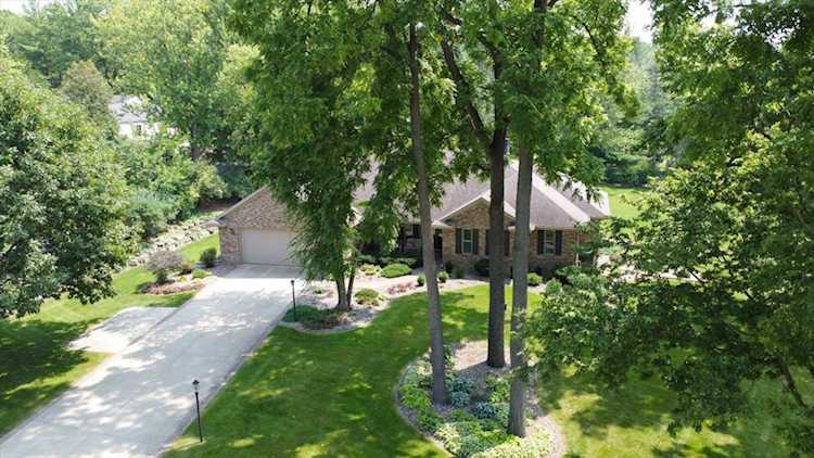 2114 N Tradition Ln Janesville, WI 53545