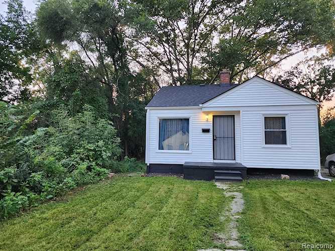 18267 Codding St Detroit, MI 48219