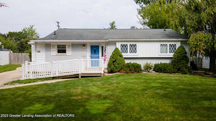 2901 Greenbriar Ave Lansing, MI 48912 | MLS 276165 Photo 1