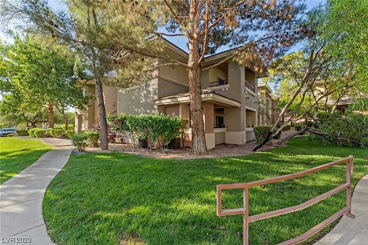 901 Duckhorn Ct #201 Las Vegas, NV 89144