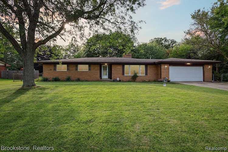 8152 Dungarvin Dr in Grand Blanc Twp, MI Photo 1