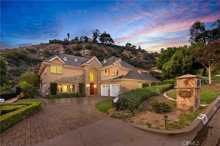 667 Camillo Rd Sierra Madre, CA 91024