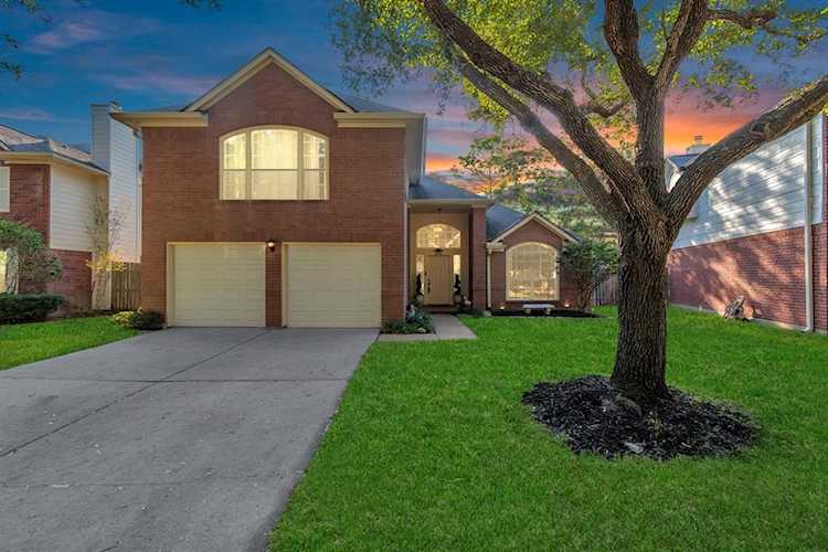 4210 W Meadows Dr Sugar Land, TX 77479