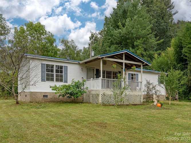 379 Vine Rd East Flat Rock, NC 28726