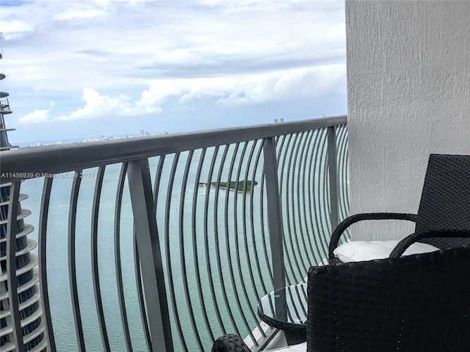 1750 N Bayshore Dr #5109 Miami, FL 33132