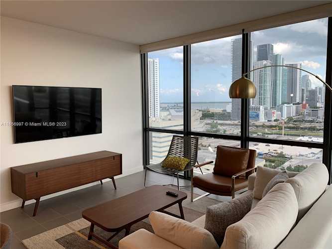1600 NE 1st Ave #1810 Miami, FL 33132