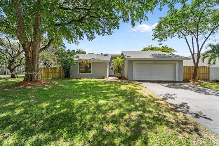11901 Sailboat Dr Cooper City, FL 33026