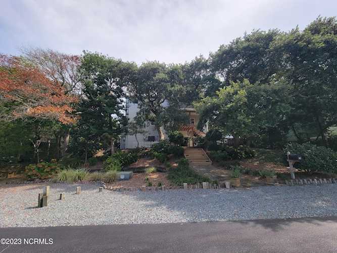 120 N Oak Dr Surf City, NC 28445