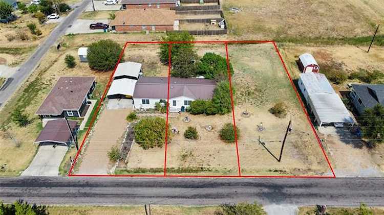 312 W Maple Street Gunter, TX 75491