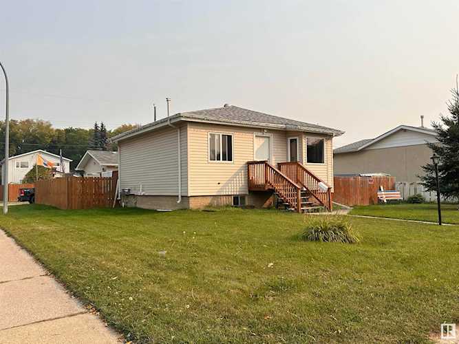 12137 47 Street Edmonton, AB T5W 2X4