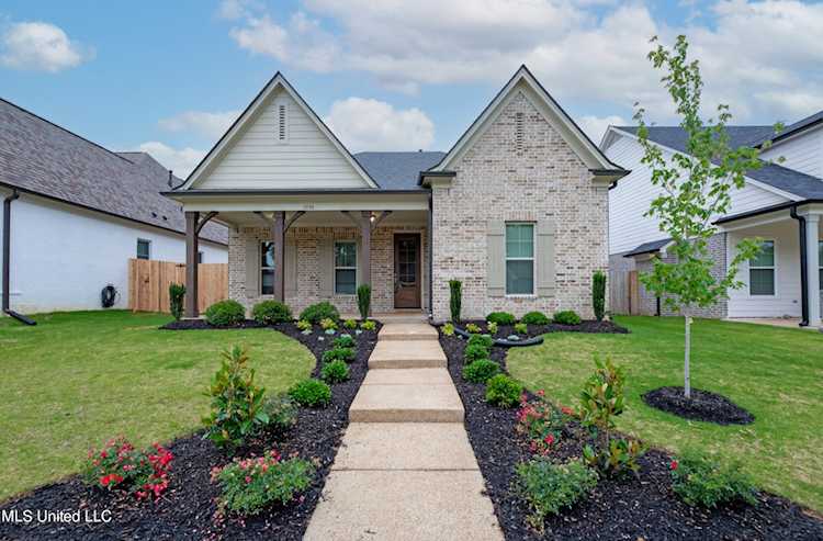 3530 Hatton Dr Nesbit, MS 38651