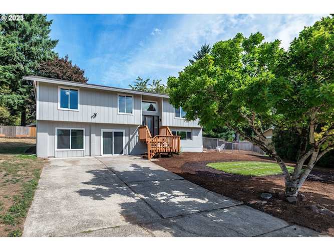 2409 SE Higgins DR Vancouver, WA 98683