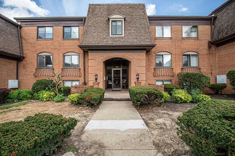 1602 Thunderbird LN Dayton, OH 45449