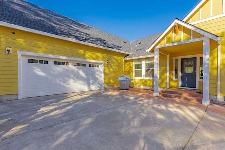 13268 Buttte Falls Hwy Eagle Point, OR 97524
