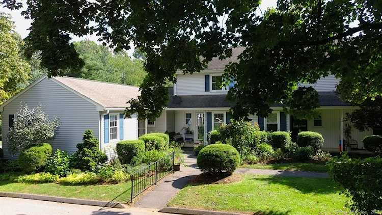 47 Springbrook Dr #47 Glastonbury, CT 06033