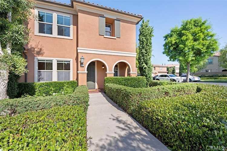 61 Distant Star Irvine, CA 92618 | MLS OC23160576 Photo 1
