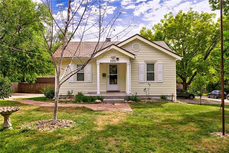 6221 N Harrison St Kansas City, MO 64118 | MLS 2452402 Photo 1