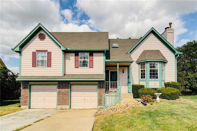 306 W Calico Dr Raymore, MO 64083