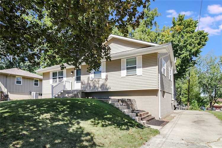 406 Allen St Buckner, MO 64016 | MLS 2452708 Photo 1