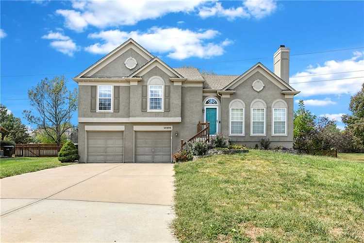 15898 W 157th St Olathe, KS 66062