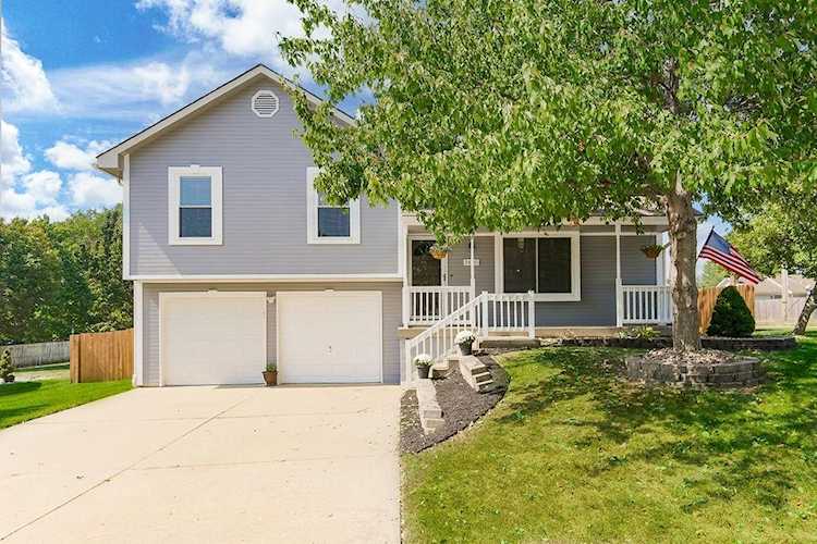 1400 SW Highland Dr Lee's Summit, MO 64081 | MLS 2454430 Photo 1