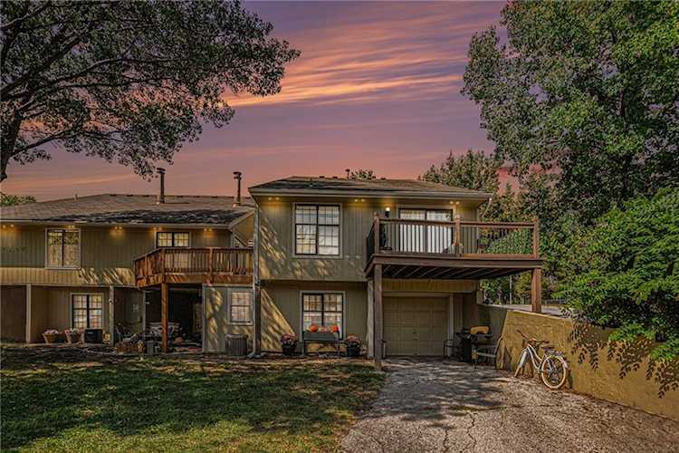 12220 Holmes Ln Kansas City, MO 64146 | MLS 2454547 Photo 1
