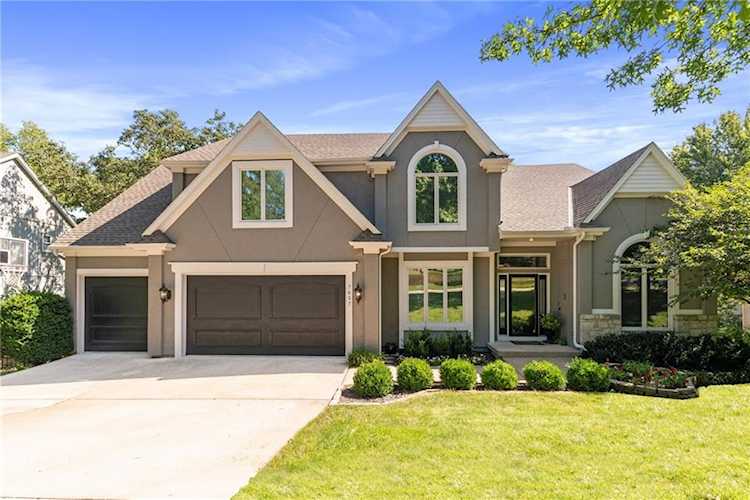 7637 Widmer Rd Lenexa, KS 66216 | MLS 2453132 Photo 1