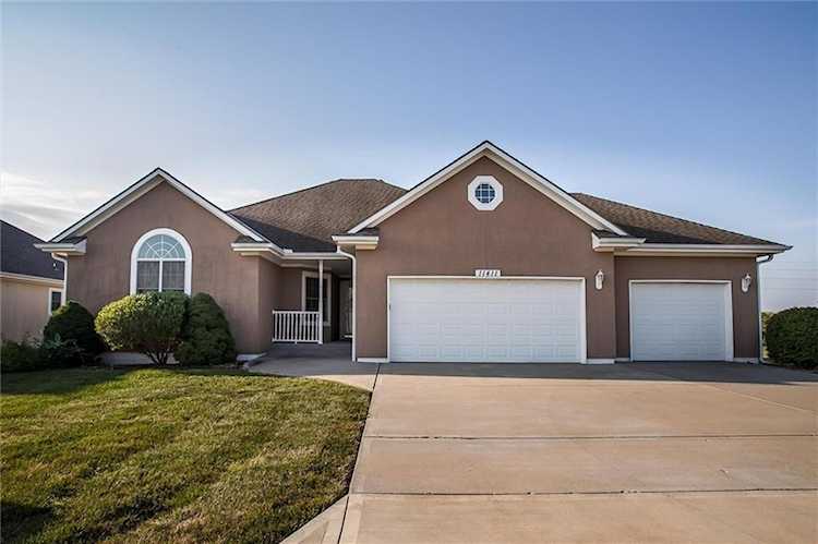 11411 Trevor Dr Peculiar, MO 64078 | MLS 2454977 Photo 1