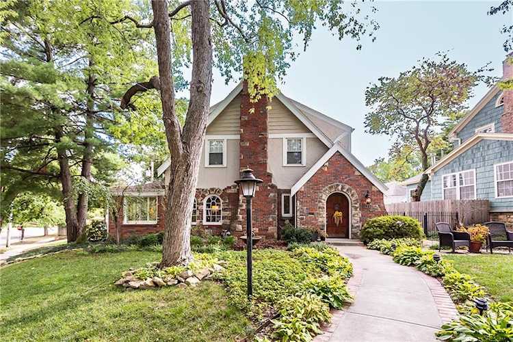 121 E 69th St Kansas City, MO 64113