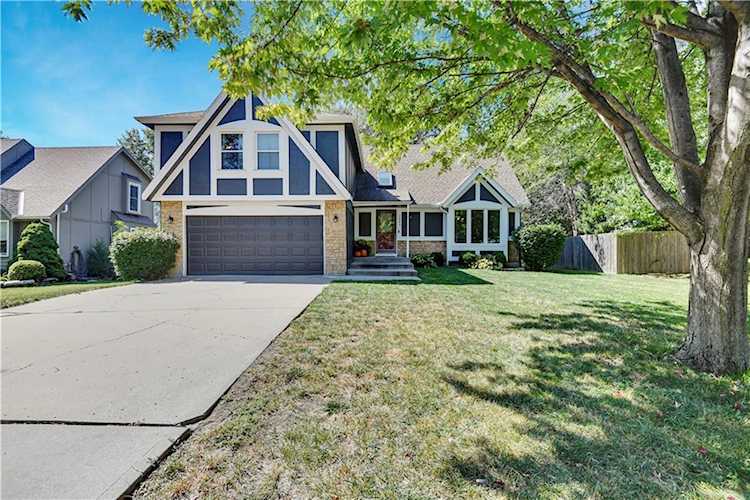 1403 S Sheridan Bridge Ct Olathe, KS 66062 | MLS 2455157 Photo 1