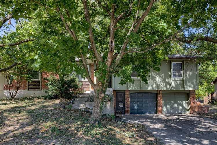 906 NE 80th Terrace Kansas City, MO 64118 | MLS 2455442 Photo 1