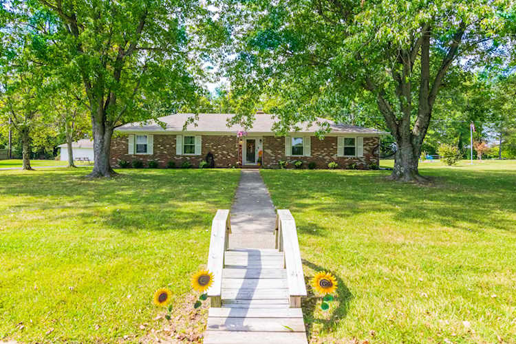 100 Donald Dr Richmond, KY 40475