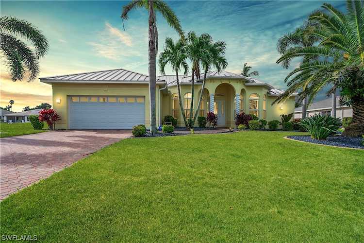 1806 SE 21st St Cape Coral, FL 33990