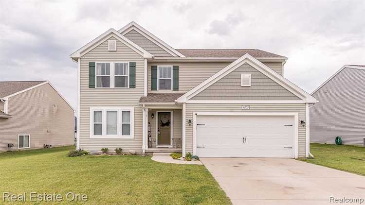 16533 Charles Town Dr Fenton Twp, MI 48451